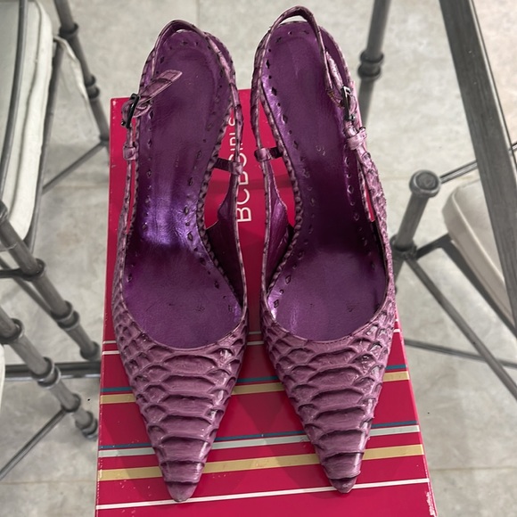 BCBGirls 6.5 eggplant/aubergine anaconda print sling back  pointy toe heel. - Picture 2 of 8
